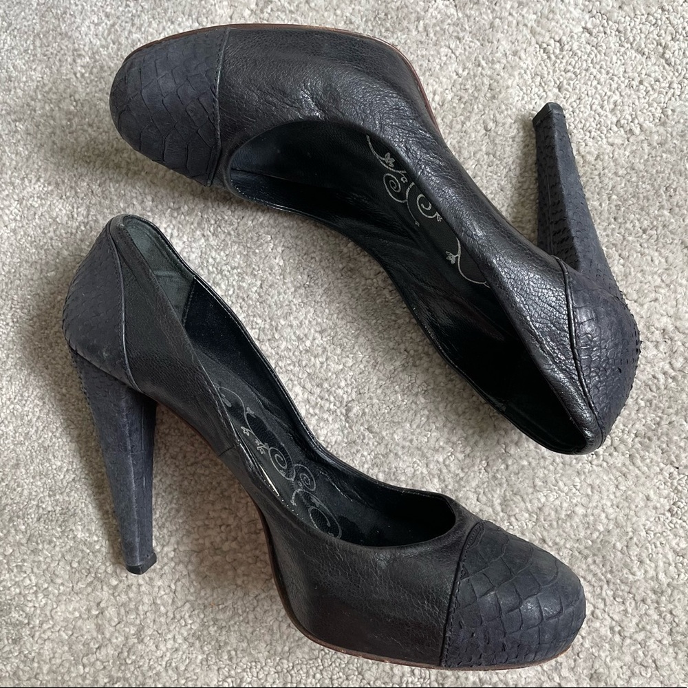 Tibi New York Black Snake Embossed Leather Round Toe  Hidden Platform Pumps 36.5